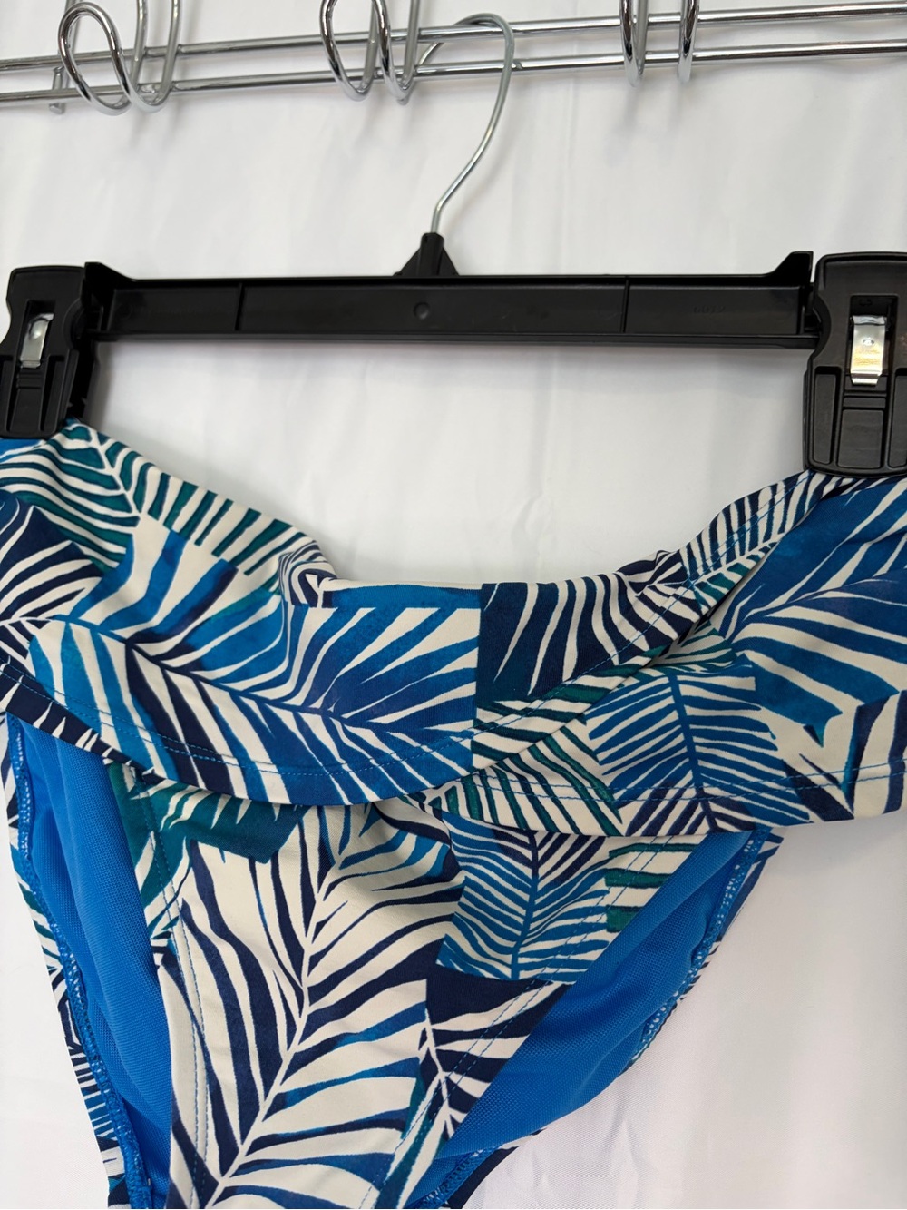 Bleu Rod Beattie Blue & White Leaf-Print Support Bikini Top and swim bottoms - Picture 8 of 15